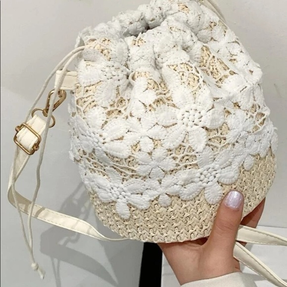 Straw Lace detailed bag - Picture 6 of 8
